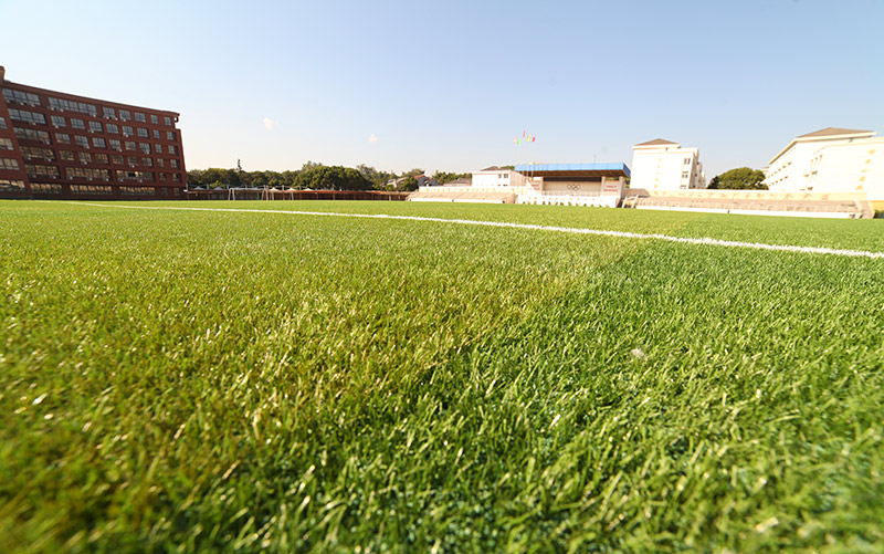 人造草坪足球场